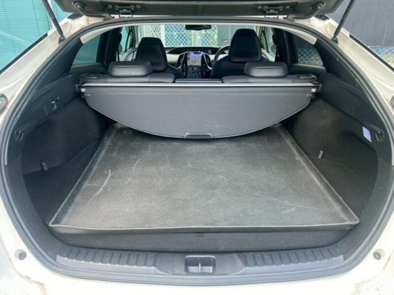 PRIUS PHV