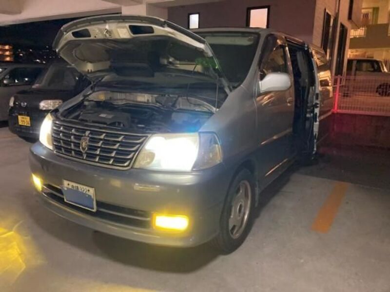 TOYOTA GRAND HIACE