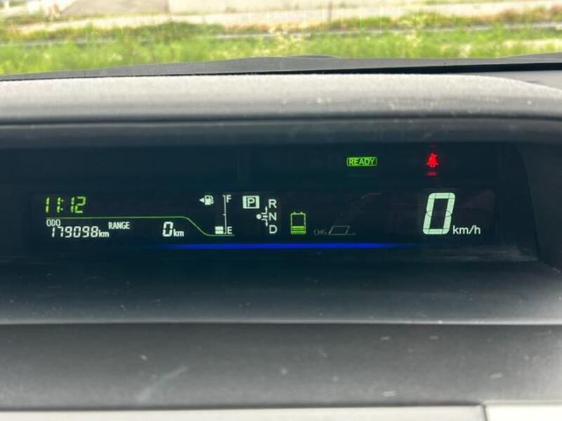 PRIUS ALPHA
