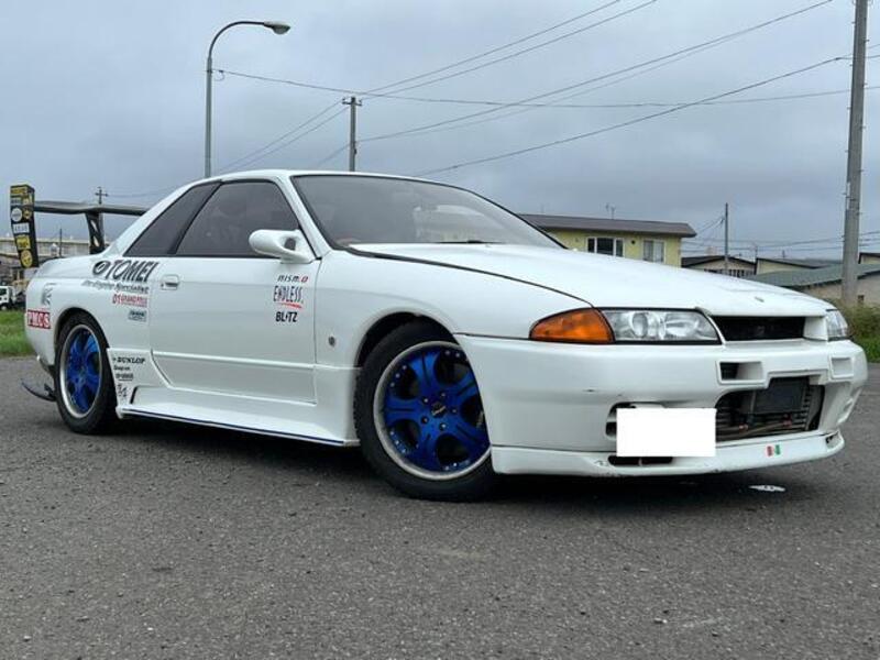 NISSAN SKYLINE