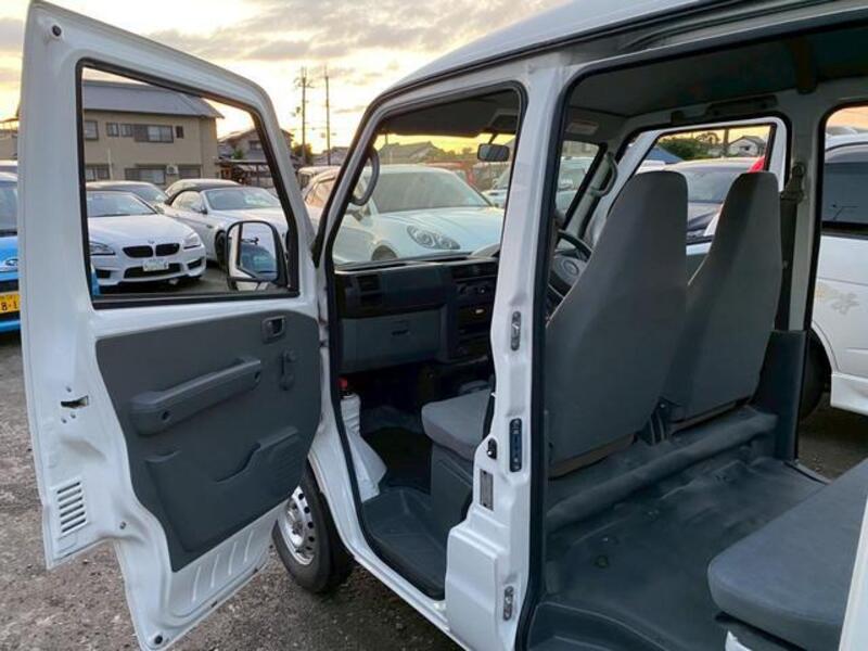 MINICAB VAN