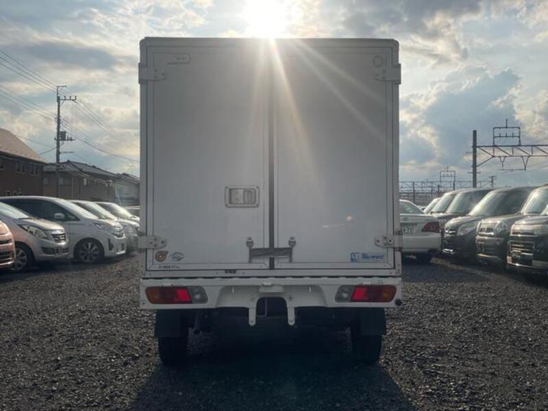 CLIPPER TRUCK
