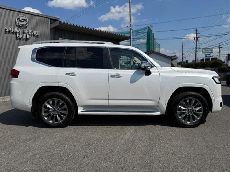 LAND CRUISER