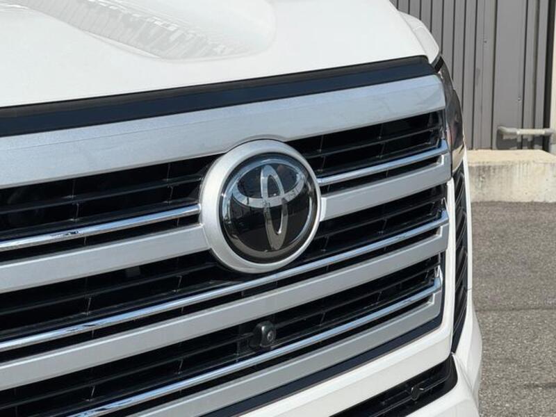 LAND CRUISER