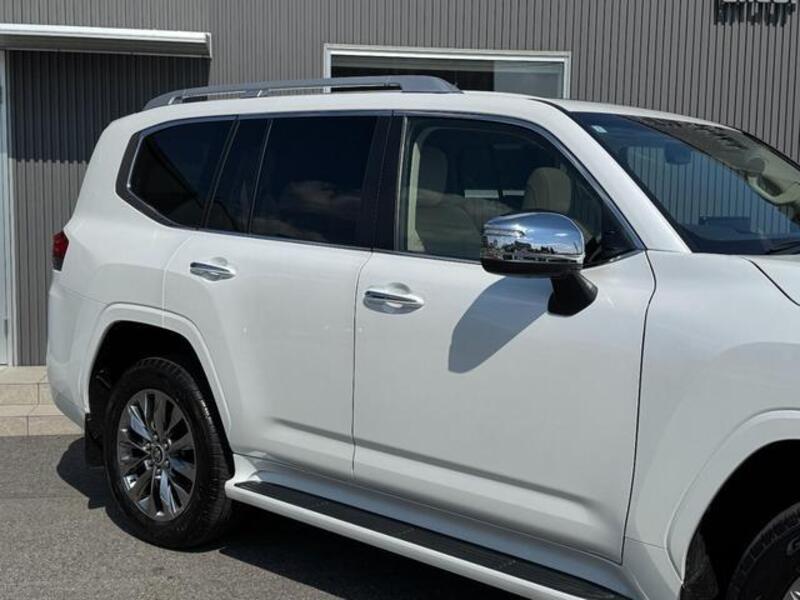 LAND CRUISER