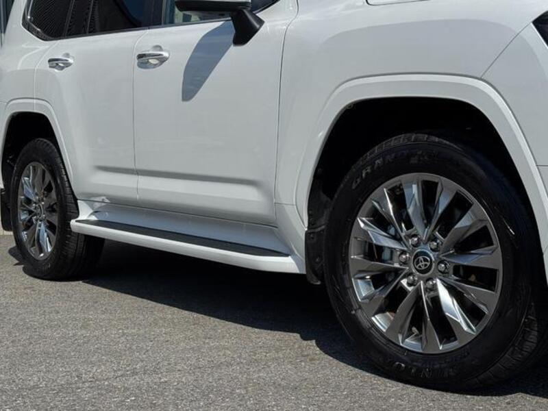 LAND CRUISER