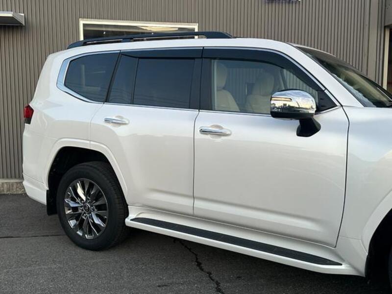 LAND CRUISER