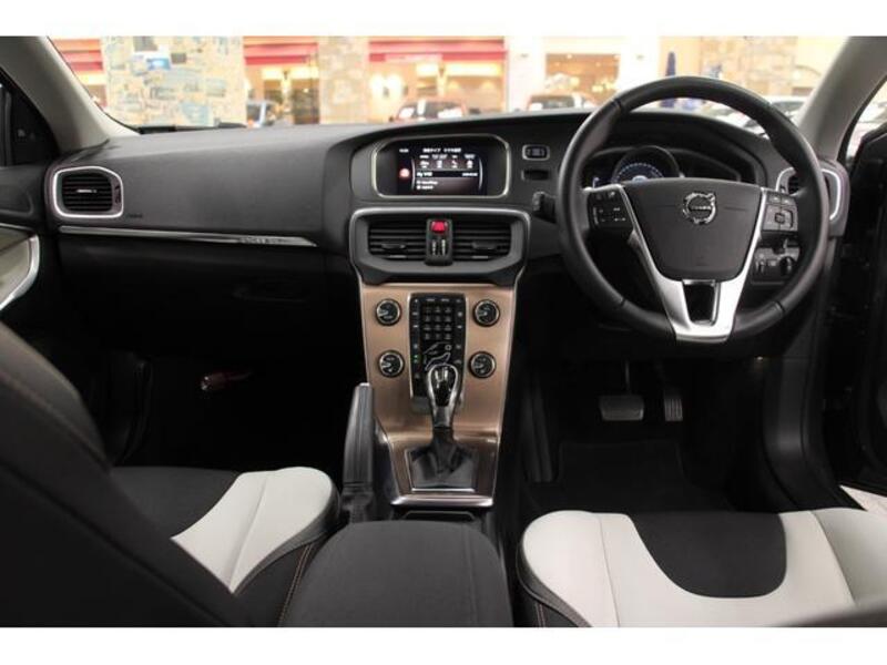 V40