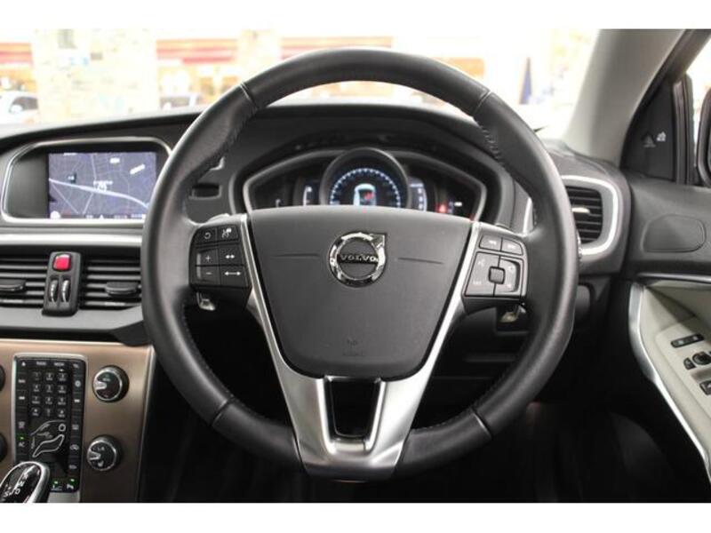 V40