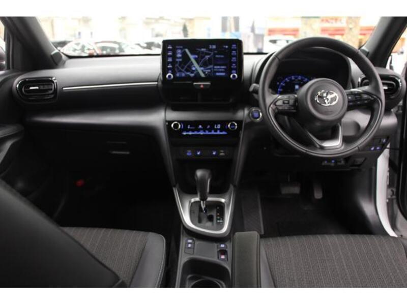 YARIS CROSS