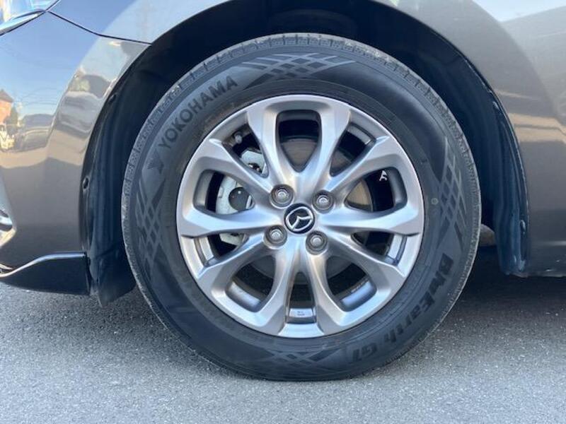 MAZDA2