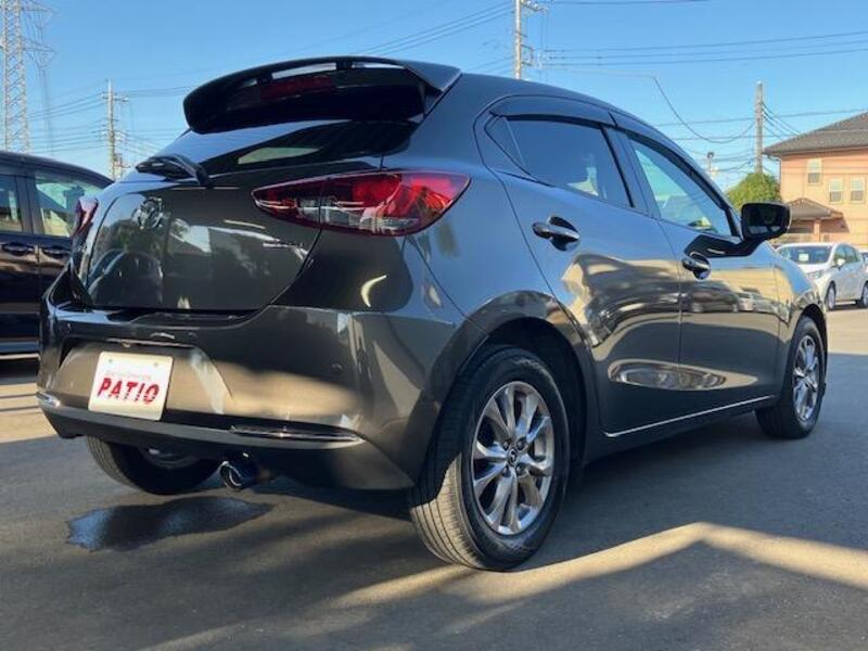MAZDA2