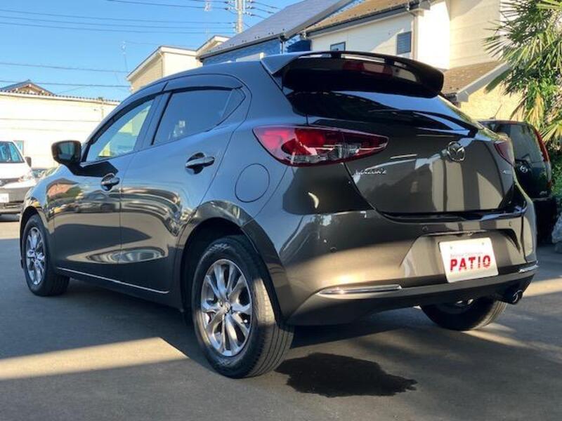 MAZDA2