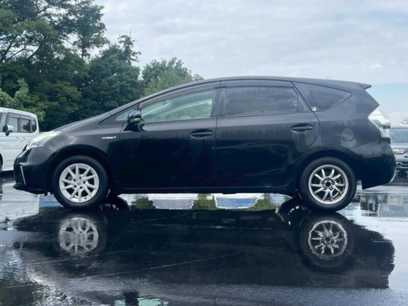 PRIUS ALPHA