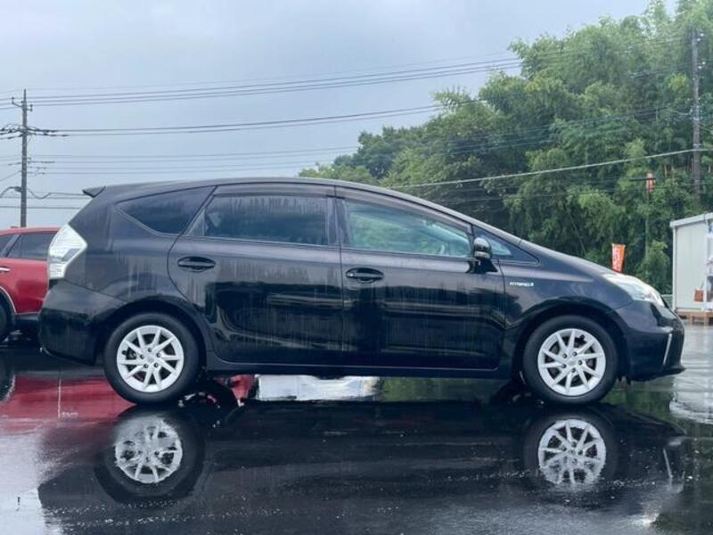 PRIUS ALPHA