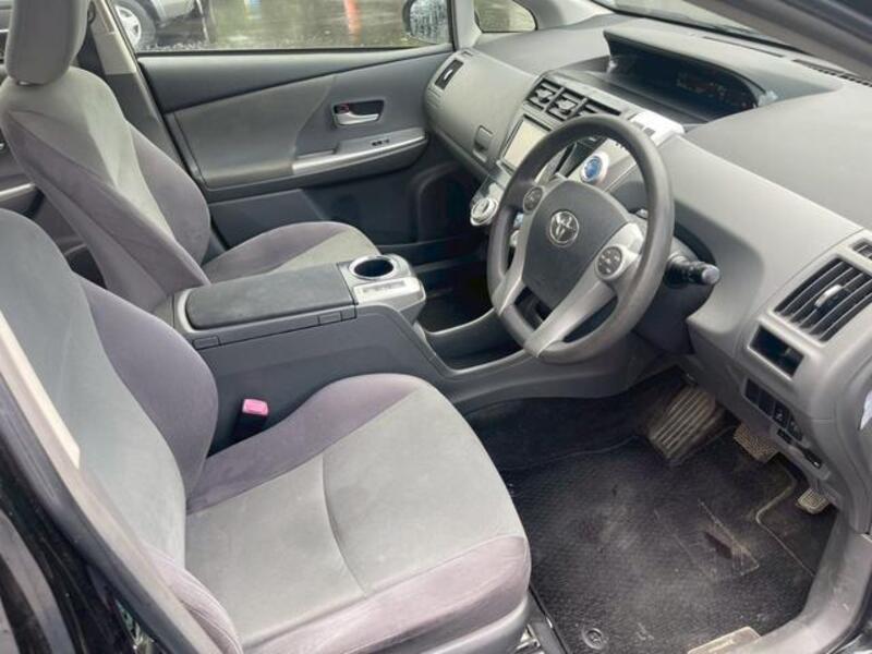 PRIUS ALPHA