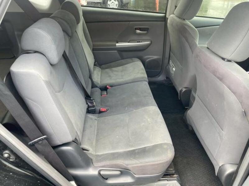 PRIUS ALPHA