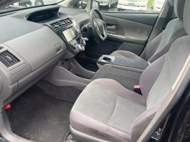 PRIUS ALPHA