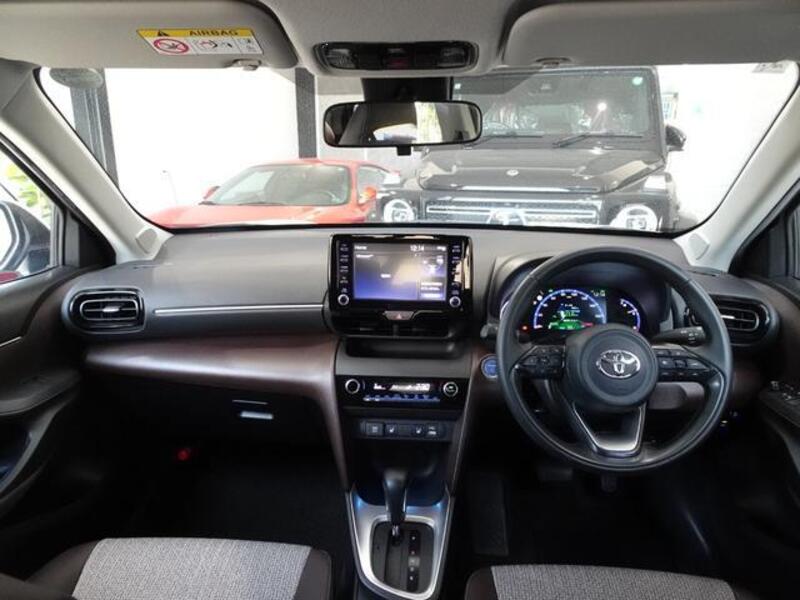 YARIS CROSS