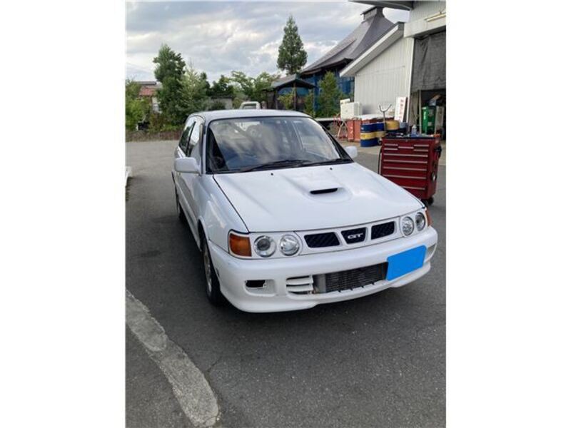 TOYOTA STARLET