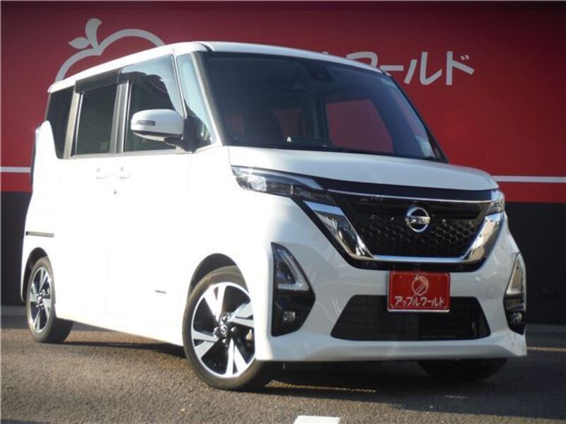 NISSAN ROOX