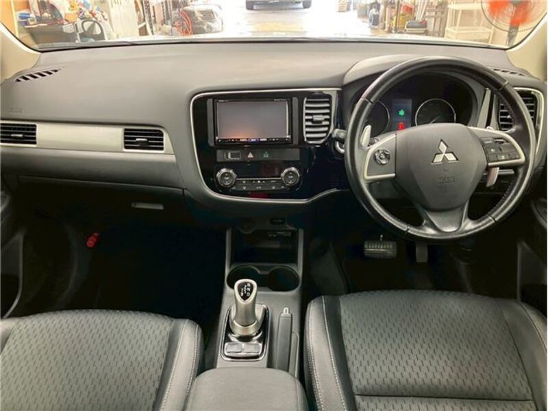 OUTLANDER PHEV