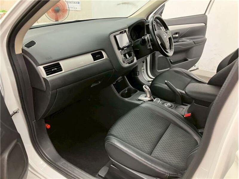 OUTLANDER PHEV