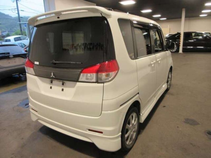 DELICA D2