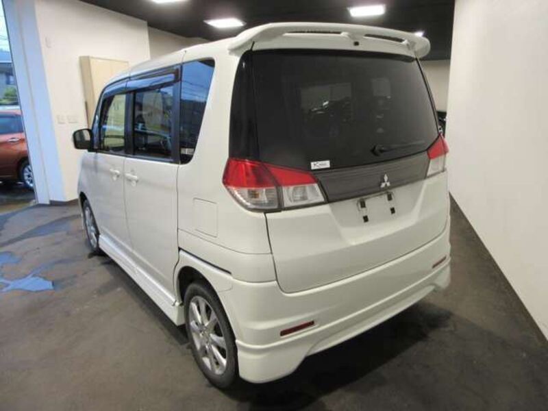 DELICA D2