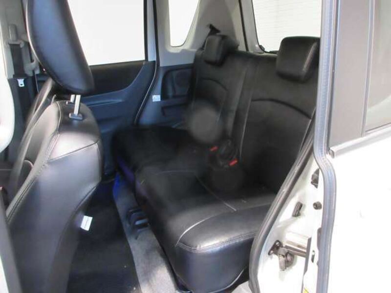 DELICA D2