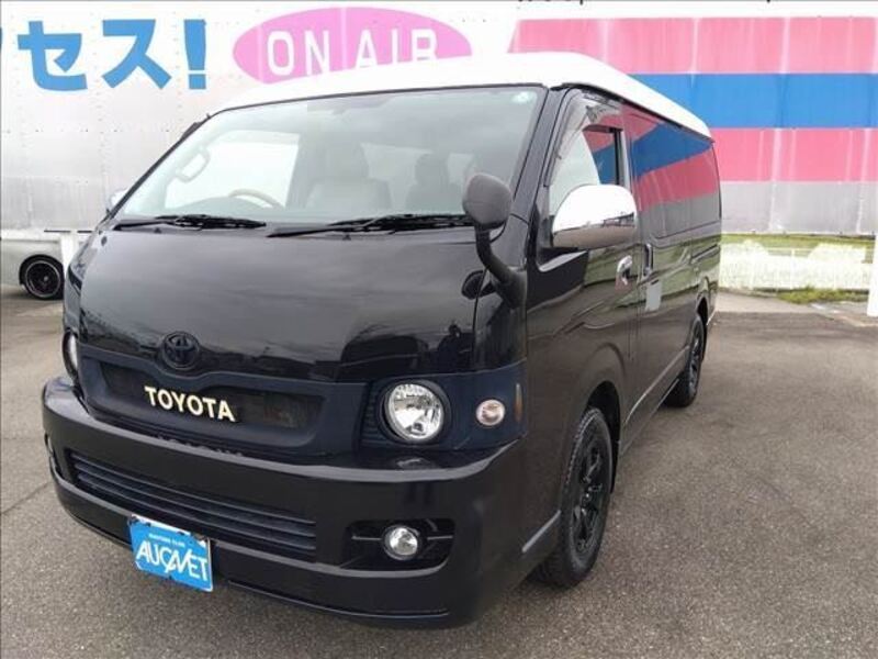TOYOTA HIACE