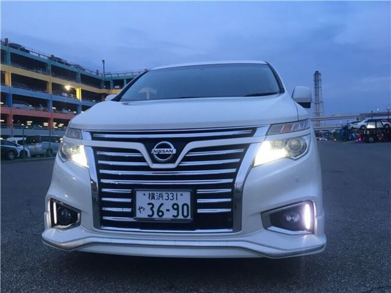 NISSAN ELGRAND