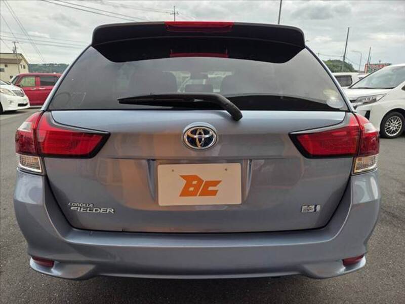 COROLLA FIELDER