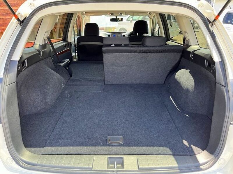 LEGACY OUTBACK