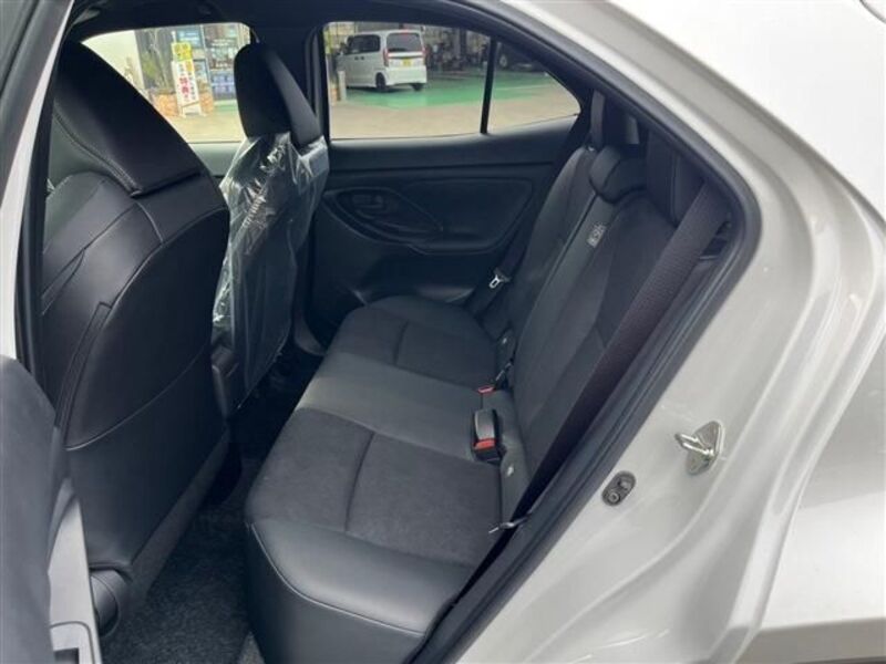 YARIS CROSS