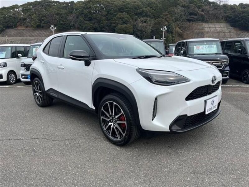 YARIS CROSS