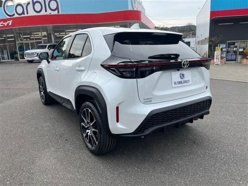 YARIS CROSS