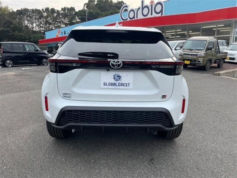 YARIS CROSS