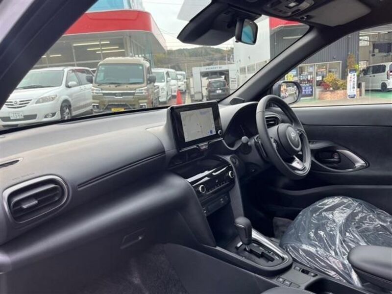 YARIS CROSS