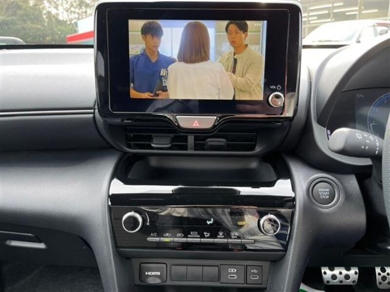 YARIS CROSS