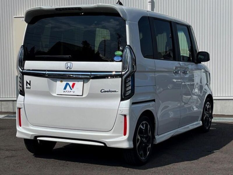 N BOX CUSTOM