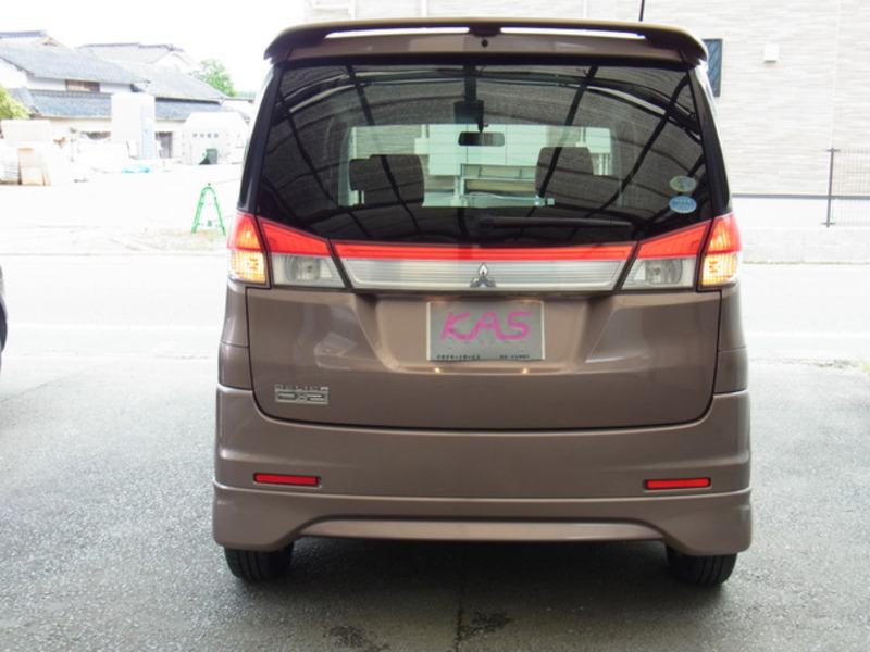 DELICA D2