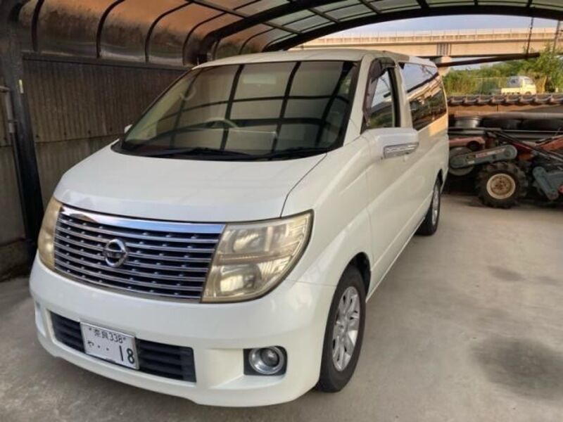 NISSAN ELGRAND