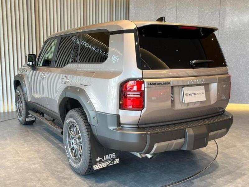 LAND CRUISER 250