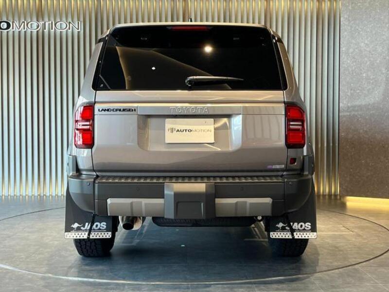 LAND CRUISER 250