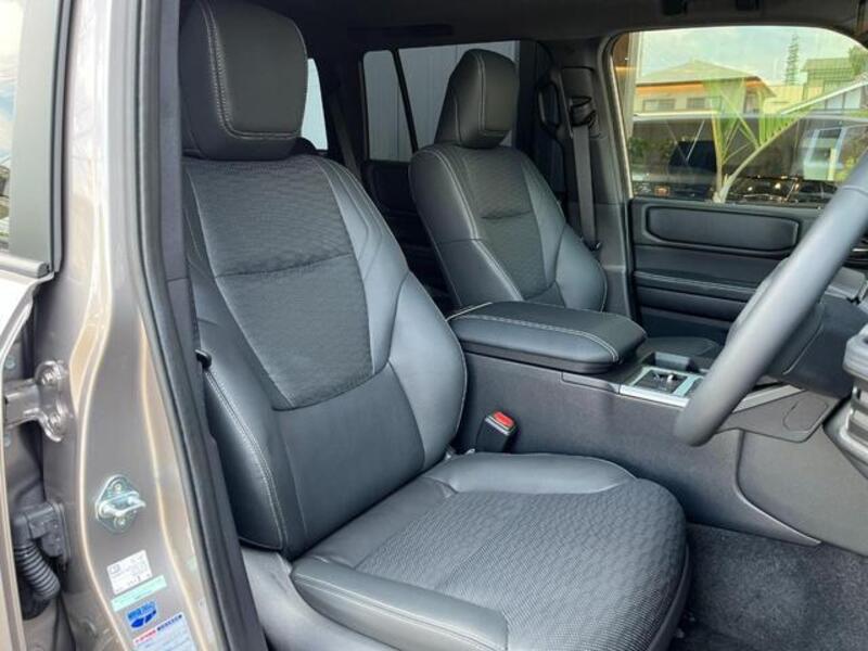 LAND CRUISER 250