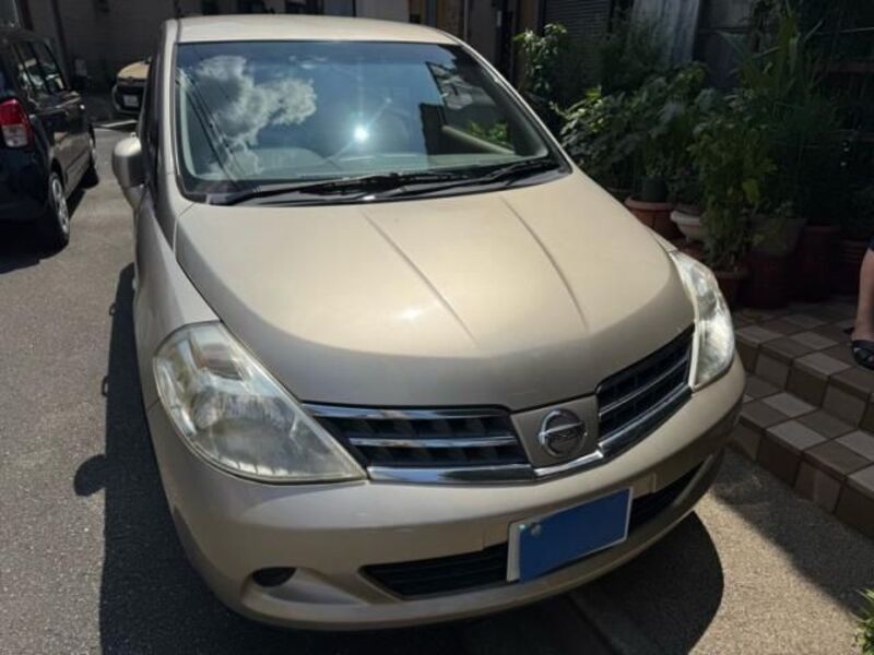 NISSAN TIIDA