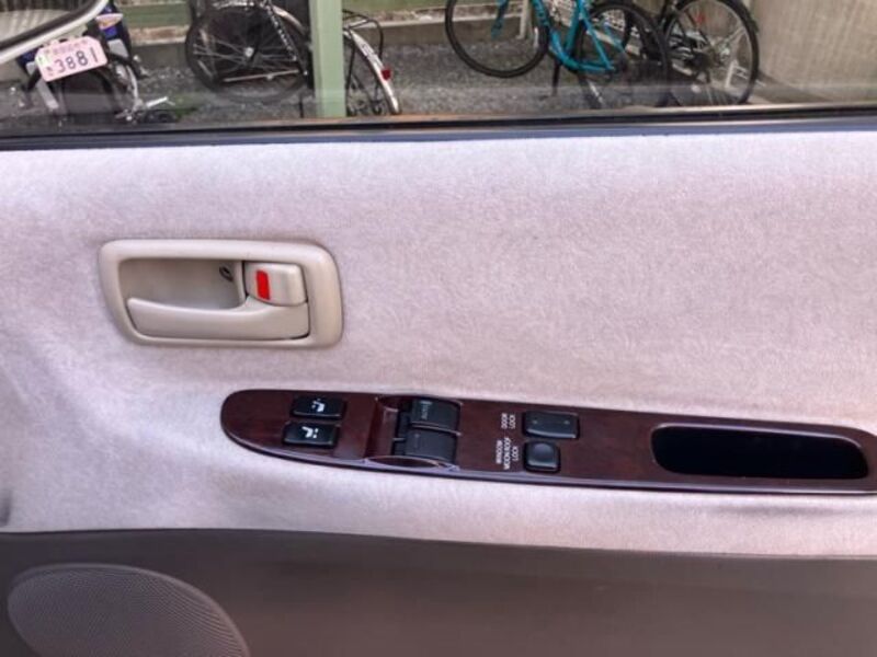 GRAND HIACE