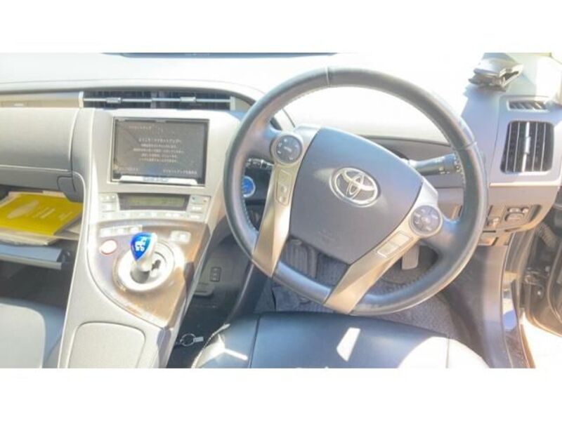 PRIUS PHV