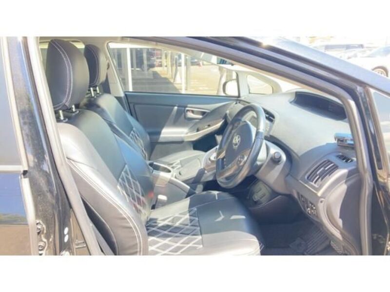 PRIUS PHV